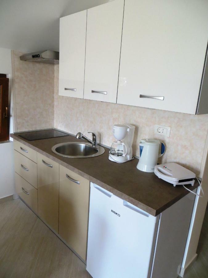 Apartmani Gracijela Karlobag Exterior foto